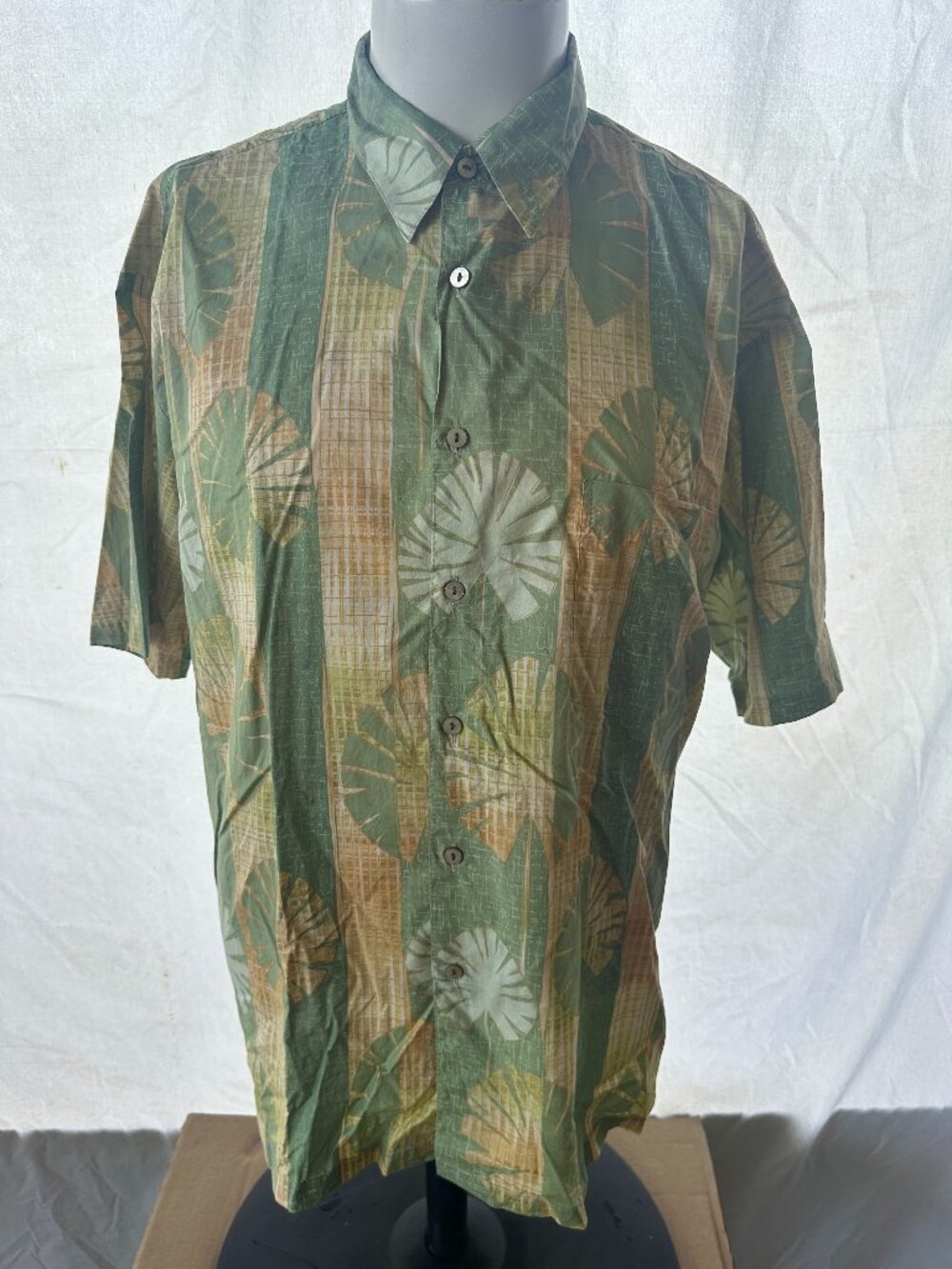 Tori Richard Men's Green Yellow Floral Leaf Bamboo Pattern Hawaiian Shirt Size L